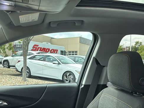 Used 2020 Chevrolet Equinox LT FWD image 24