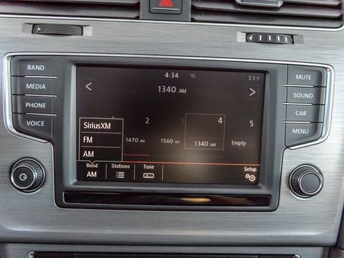 Used 2016 Volkswagen Golf S image 18