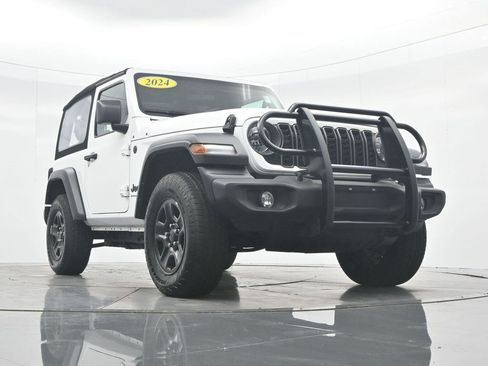 Used 2024 Jeep Wrangler Sport AWD/4WD image 34