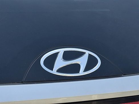 Certified 2023 Hyundai Tucson Limited w/ Cargo Package image 30