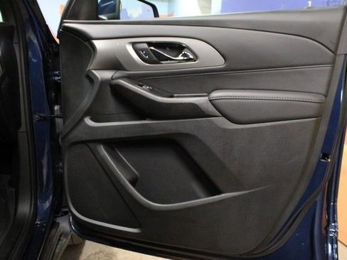 Used 2023 Chevrolet Traverse LT w/ LPO, Floor Liner Package AWD/4WD image 9