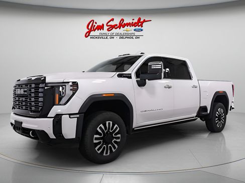 Used 2025 GMC Sierra 2500 Denali Ultimate AWD/4WD image 3