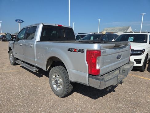 Used 2019 Ford F250 Lariat w/ Lariat Value Package AWD/4WD image 3