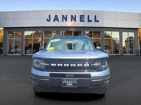 Used 2023 Ford Bronco Sport Outer Banks w/ Tech Package image 2