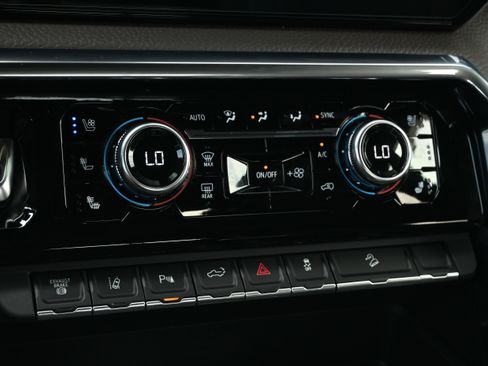 Used 2024 GMC Sierra 2500 Denali w/ Denali Reserve Package image 22