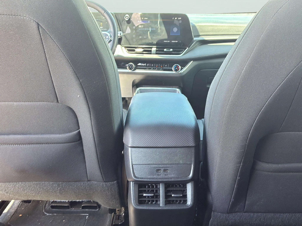Used 2026 Chevrolet Equinox LT FWD image 34