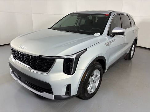 New 2026 Kia Sorento LX image 4