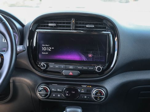 Used 2023 Kia Soul GT-Line FWD image 4
