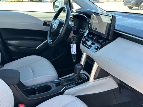 Certified 2025 Toyota Corolla Cross L image 11