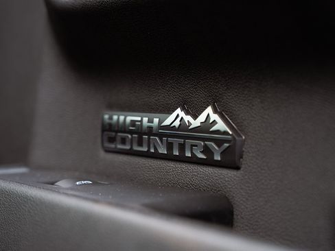 Used 2024 Chevrolet Silverado 1500 High Country w/ Technology Package AWD/4WD image 19