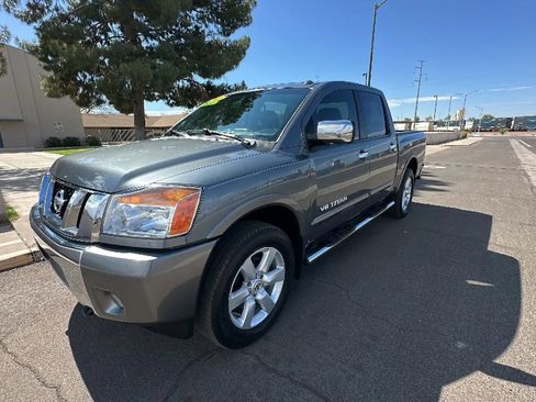 Used 2013 Nissan Titan SL AWD/4WD image 9