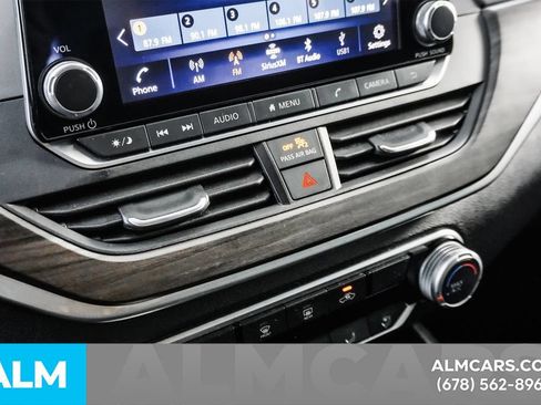 Used 2025 Nissan Altima 2.5 SV FWD image 39
