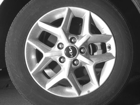 Used 2025 Kia Soul LX w/ LX Technology Package image 13