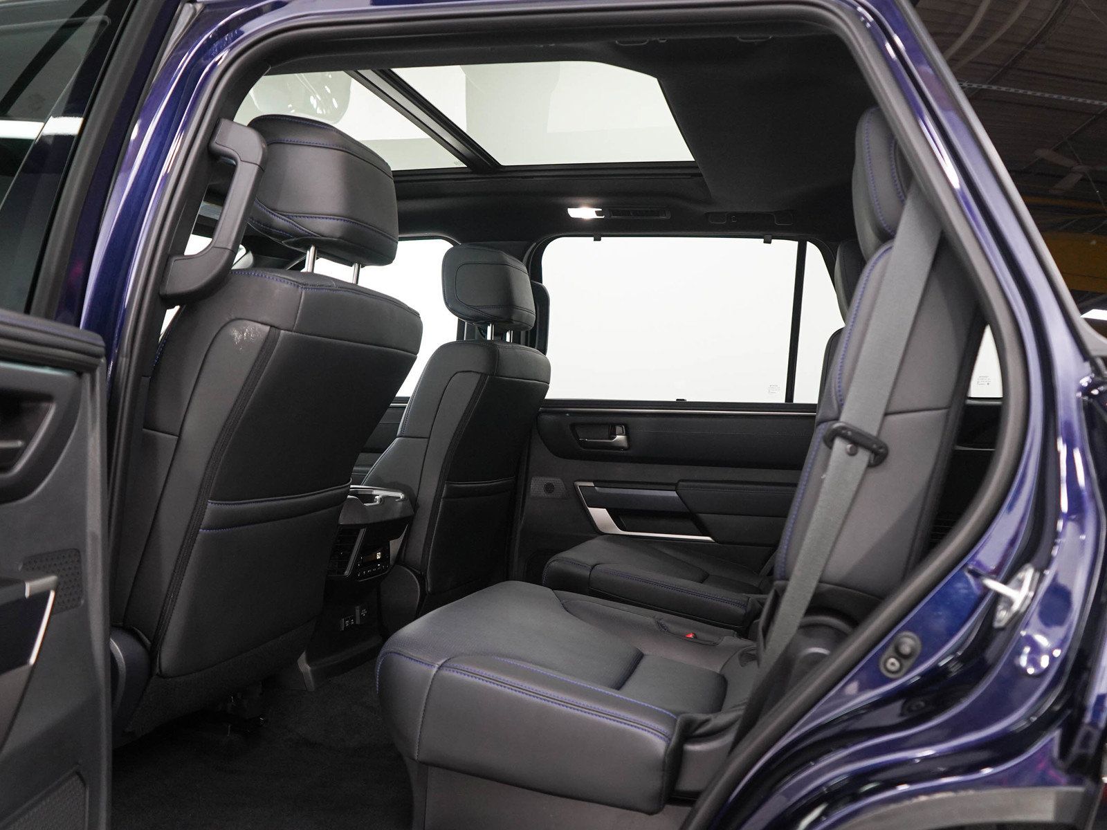 Used 2026 Toyota Sequoia Platinum AWD/4WD image 19