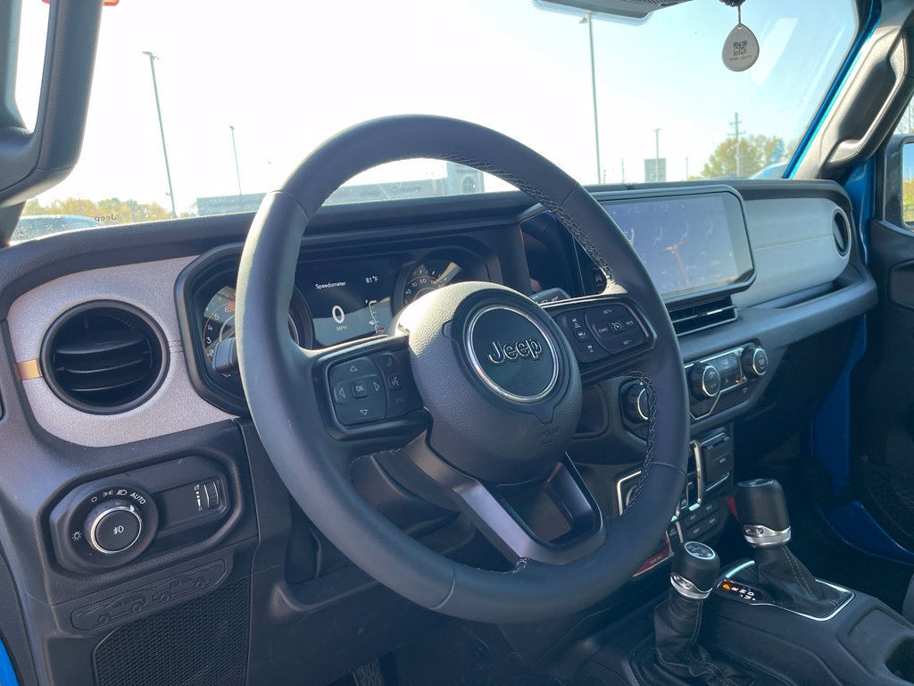 Used 2025 Jeep Wrangler Unlimited Sport AWD/4WD image 15