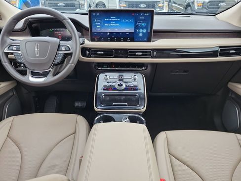 Certified 2023 Lincoln Nautilus Reserve w/ Equipment Group 202A image 11