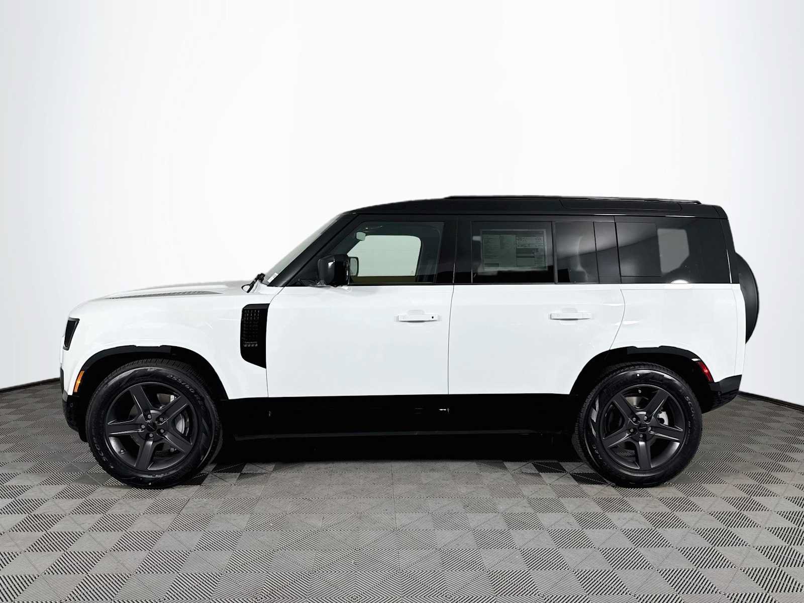 New 2026 Land Rover Defender 110 X-Dynamic SE AWD/4WD image 8