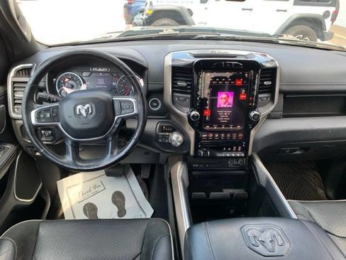 Used 2019 RAM 1500 Laramie AWD/4WD image 10