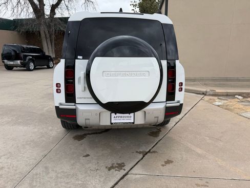 Used 2024 Land Rover Defender 130 S image 4