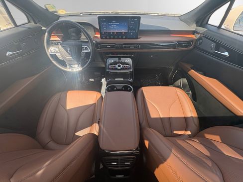 Certified 2023 Lincoln Nautilus Reserve w/ Luxury Package AWD/4WD image 10