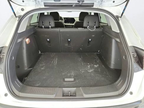 Used 2025 Chevrolet Trax LS w/ LS Convenience Package FWD image 21