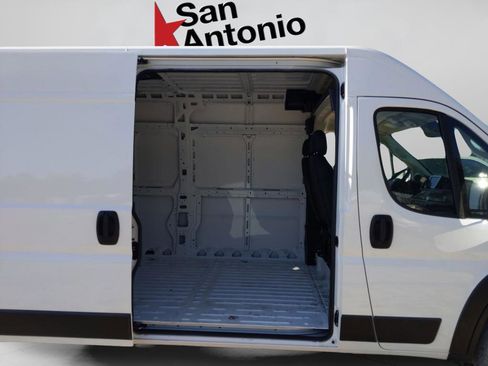 New 2026 RAM ProMaster 2500 w/ Convenience Group FWD image 27