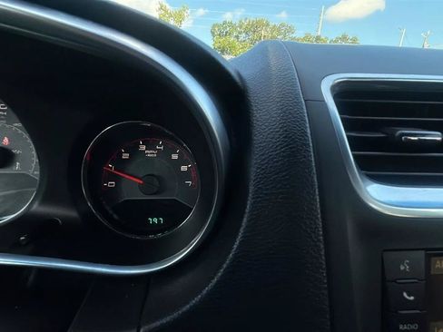 Used 2013 Dodge Avenger SXT FWD image 43