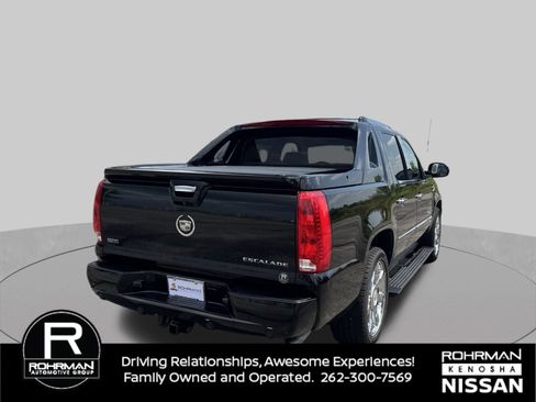 Used 2011 Cadillac Escalade EXT Premium AWD/4WD image 6