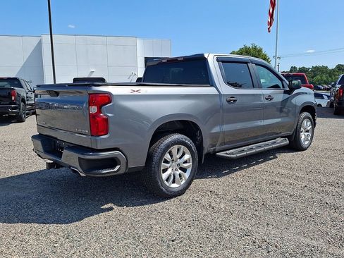 Used 2020 Chevrolet Silverado 1500 Custom w/ Custom Value Package AWD/4WD image 9
