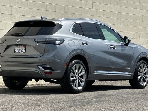 Certified 2022 Buick Envision Avenir w/ Technology Package II image 4