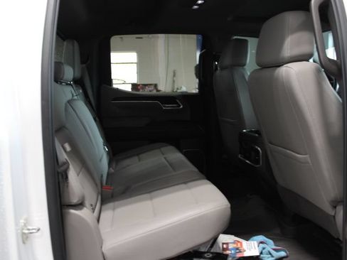 Used 2023 GMC Sierra 1500 SLT w/ SLT Premium Package AWD/4WD image 16
