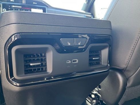 Used 2025 GMC Sierra 1500 AT4 w/ AT4 Premium Package image 10