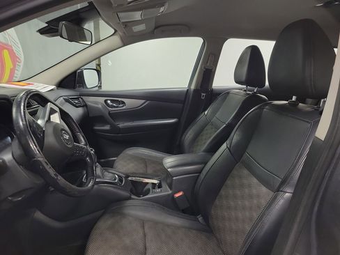 Used 2020 Nissan Rogue Sport SV w/ Technology Package image 13