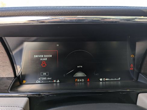 Used 2020 Lincoln Navigator L Reserve w/ Equipment Group 201A Reserve image 5