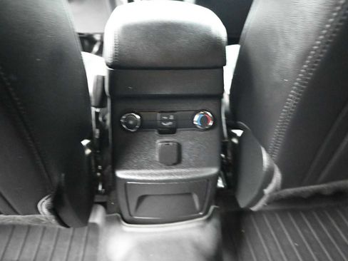 Used 2019 Ford Explorer XLT w/ Equipment Group 202A AWD/4WD image 25
