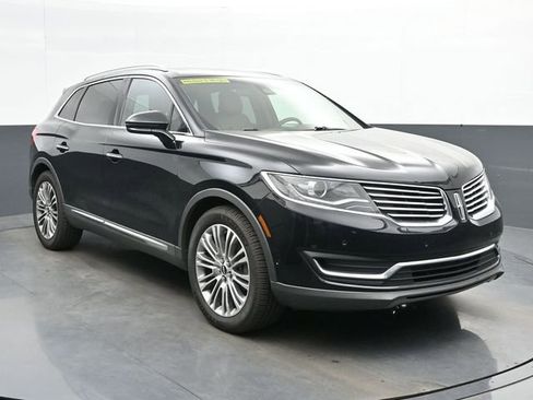 Used 2018 Lincoln MKX Reserve w/ Driver Assistance Package FWD image 2