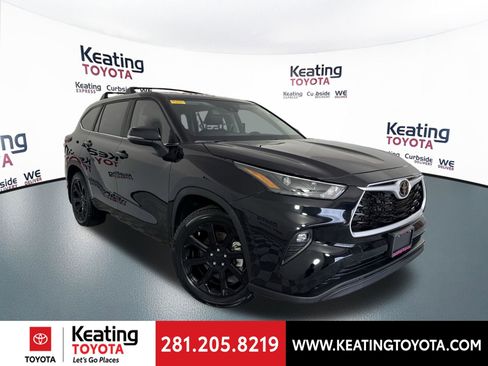 Used 2023 Toyota Highlander LE FWD image 4