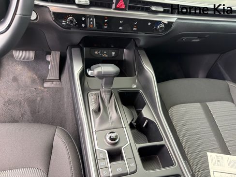 New 2026 Kia Sorento LX FWD image 18