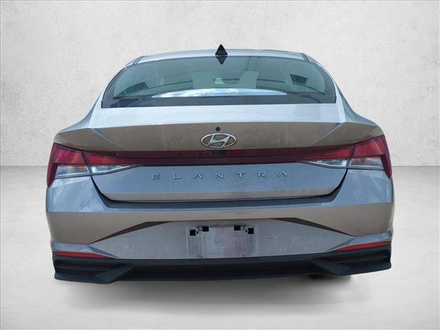 Used 2023 Hyundai Elantra SEL FWD image 4