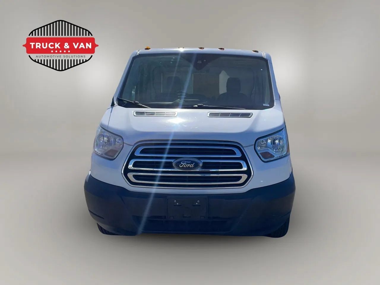 Used 2019 Ford Transit 350 138 DRW w/ Interior Upgrade Package RWD image 2
