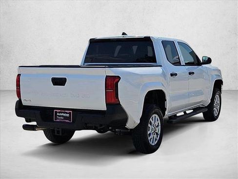 Used 2025 Toyota Tacoma SR image 5