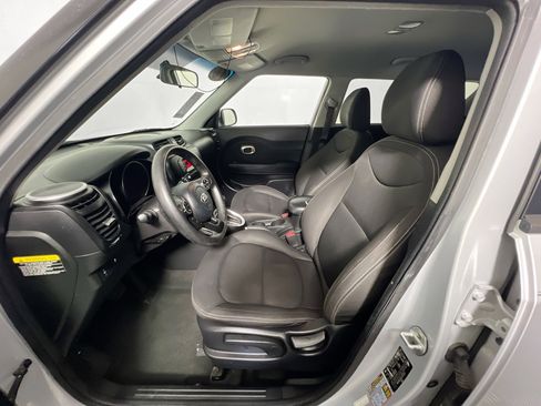 Used 2016 Kia Soul FWD image 14