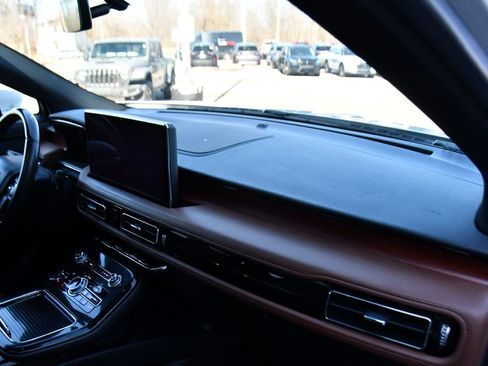 Used 2022 Lincoln Nautilus Reserve image 15