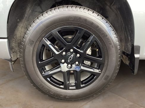 Used 2025 Chevrolet Silverado 1500 Custom w/ LPO, Dark Essentials Package RWD image 27