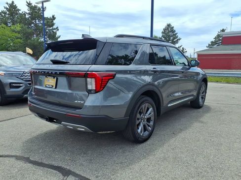 Used 2025 Ford Explorer Active w/ Active Comfort Package AWD/4WD image 6
