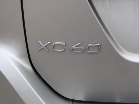 Used 2015 Volvo XC60 T5 Premier image 11