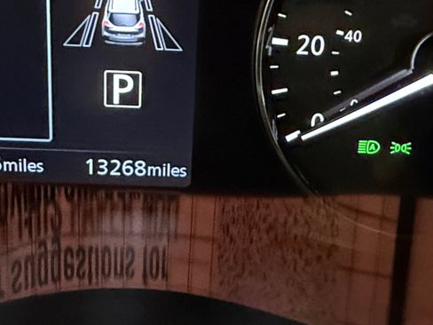 Used 2023 Nissan Kicks SR image 2