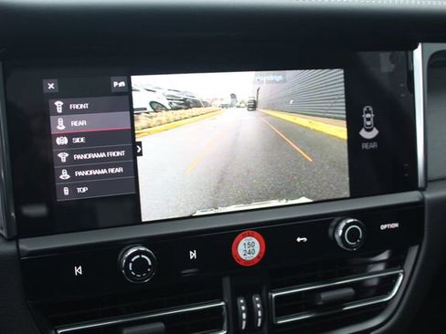 New 2026 Porsche Macan image 20