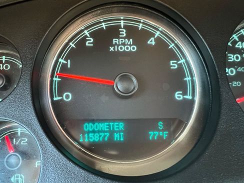 Used 2011 Chevrolet Avalanche LT AWD/4WD image 36
