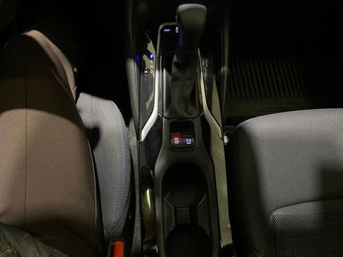 Certified 2022 Toyota Corolla SE w/ SE Premium Package image 19